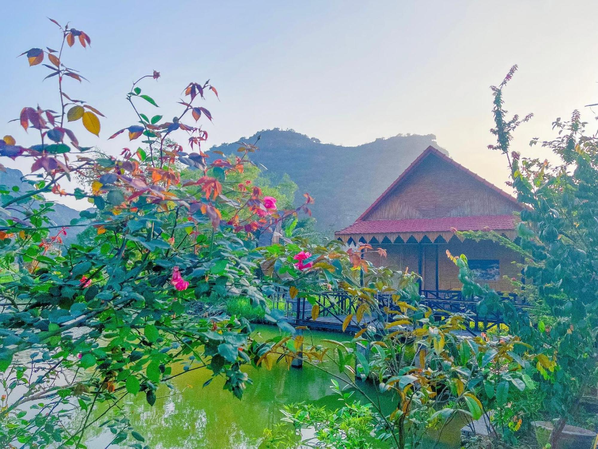 Trang An Quynh Trang Happy Homestay & Garden ニンビン エクステリア 写真